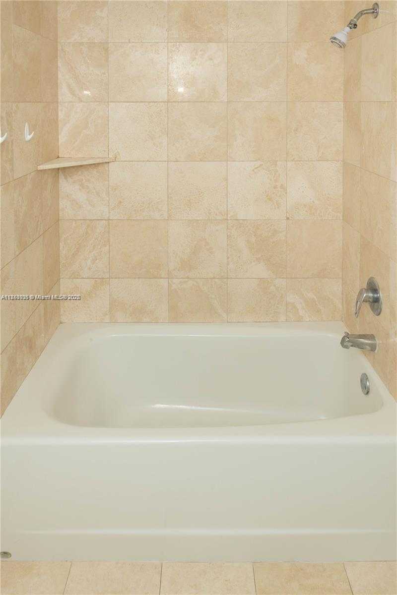 Small Image of 2475 BRICKELL AVE #709, Miami Number 18