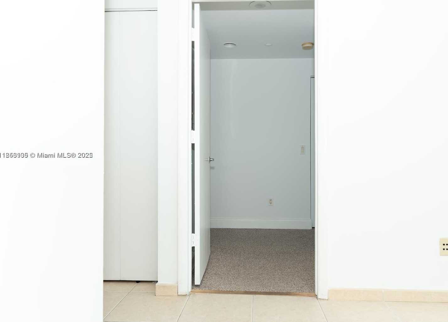 Small Image of 2475 BRICKELL AVE #709, Miami Number 21