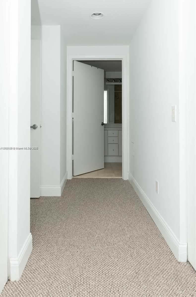 Small Image of 2475 BRICKELL AVE #709, Miami Number 22
