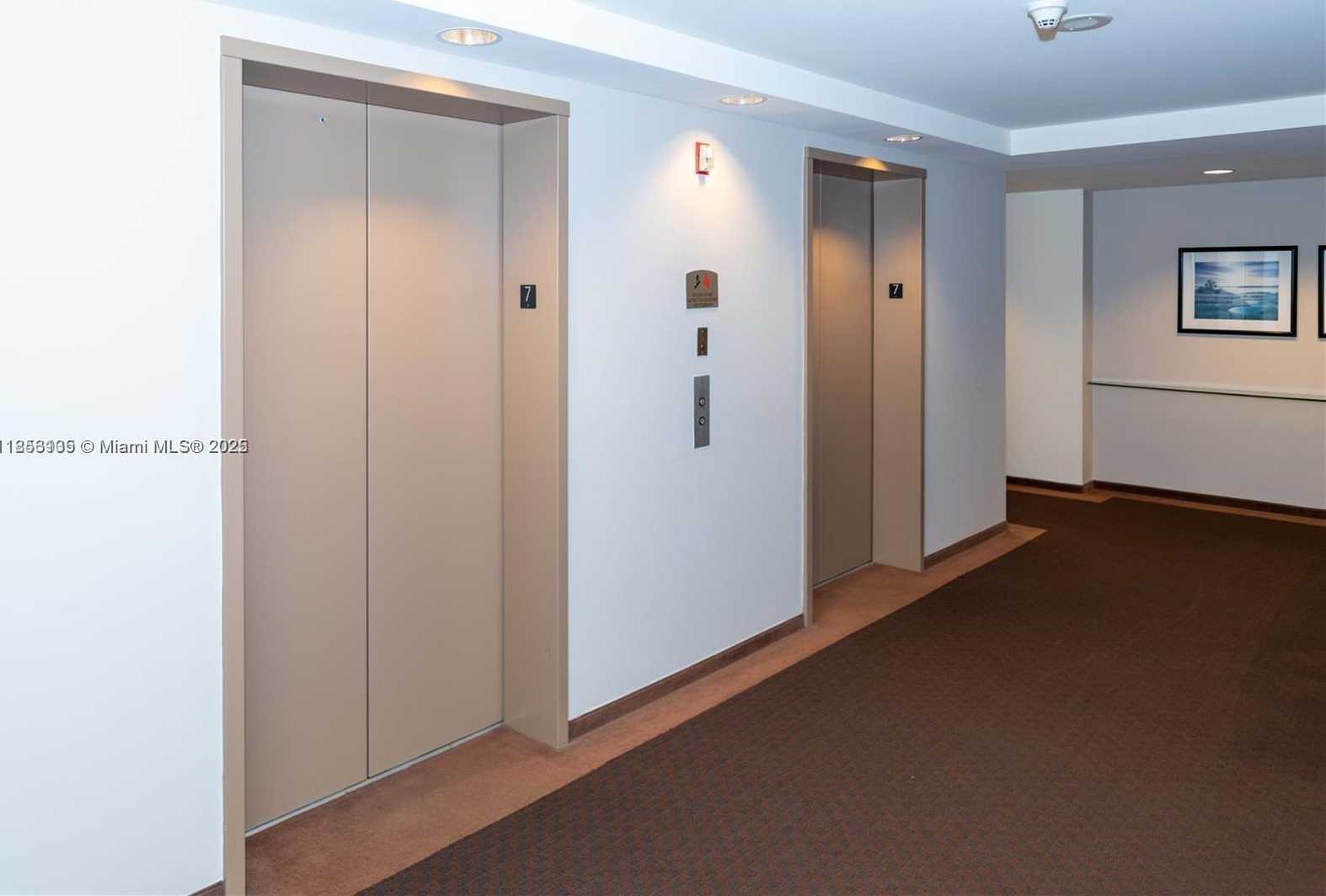 Small Image of 2475 BRICKELL AVE #709, Miami Number 25