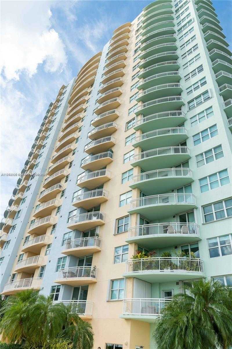 Small Image of 2475 BRICKELL AVE #709, Miami Number 3