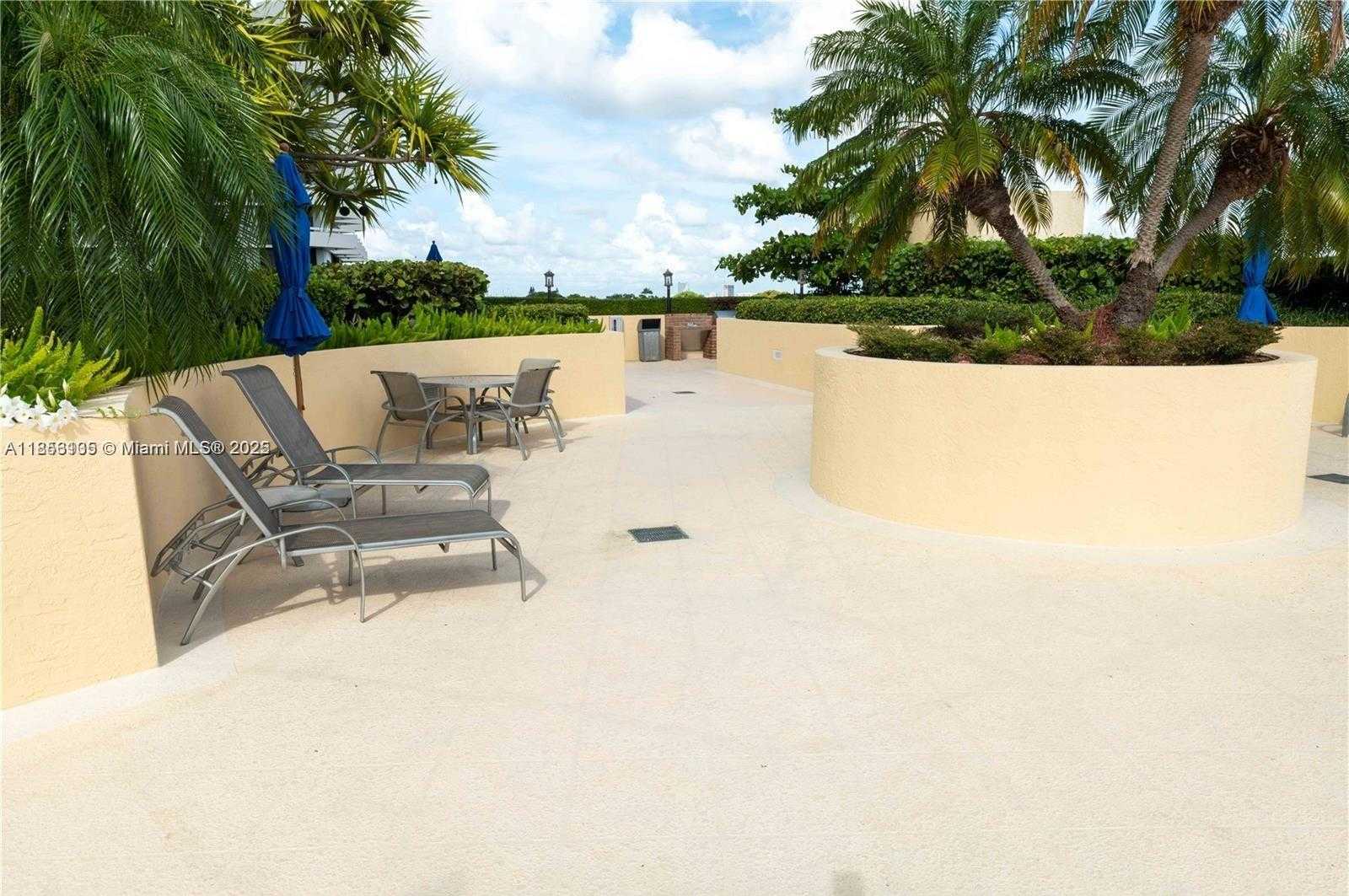 Small Image of 2475 BRICKELL AVE #709, Miami Number 31