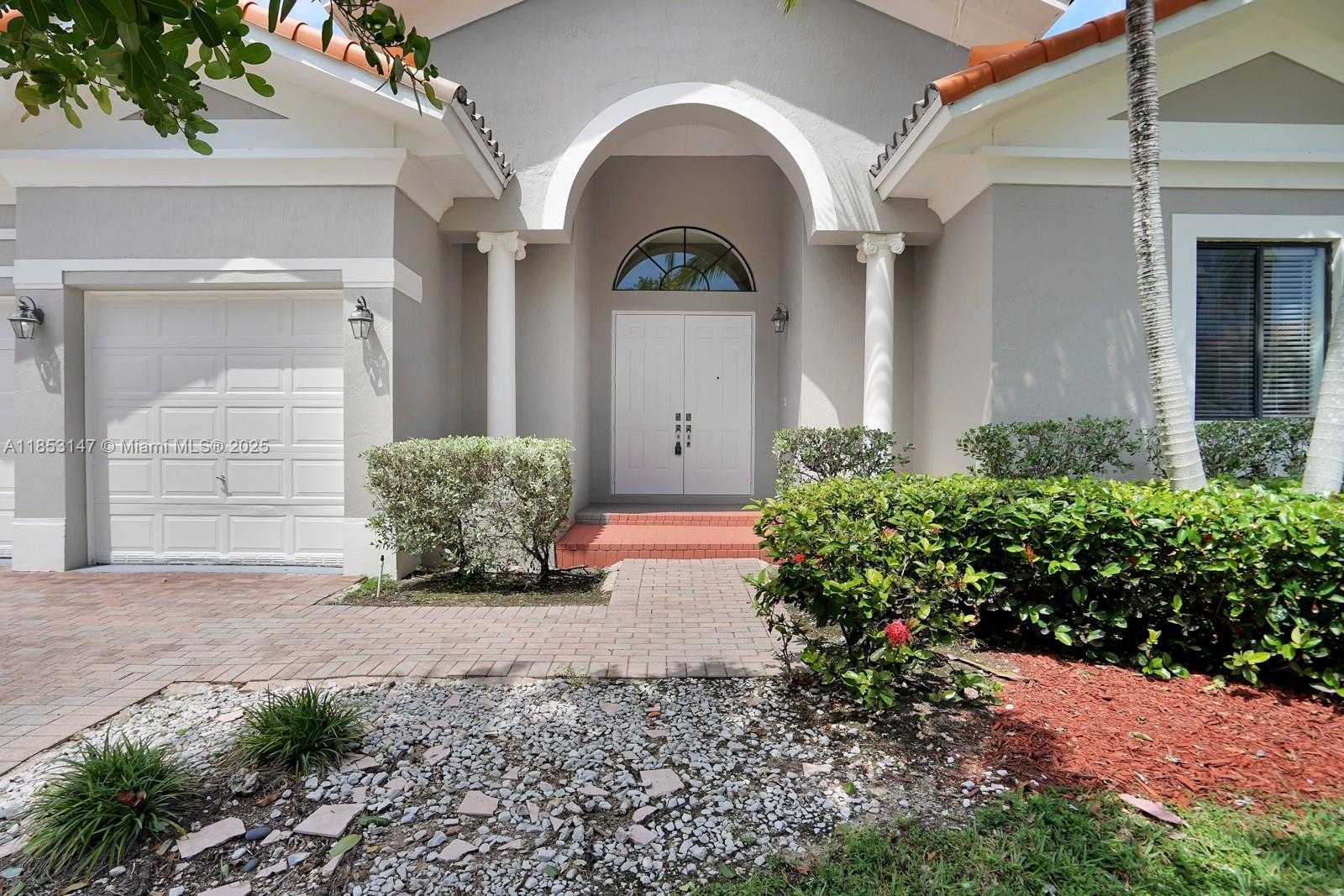 Small Image of 7871 SOUTH WEST 195TH TER, Cutler Bay Number 2