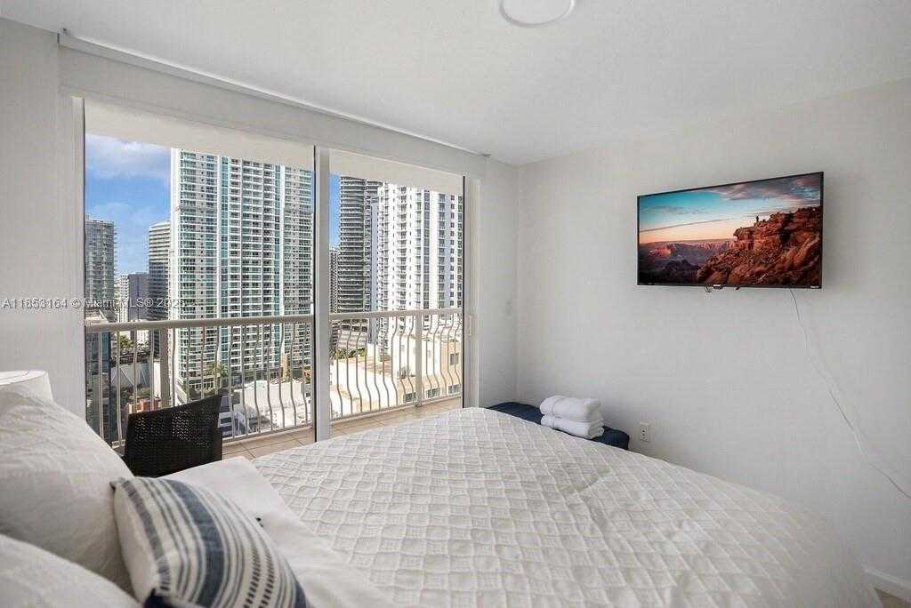 Small Image of 1200 BRICKELL BAY DR #3124, Miami Number 30