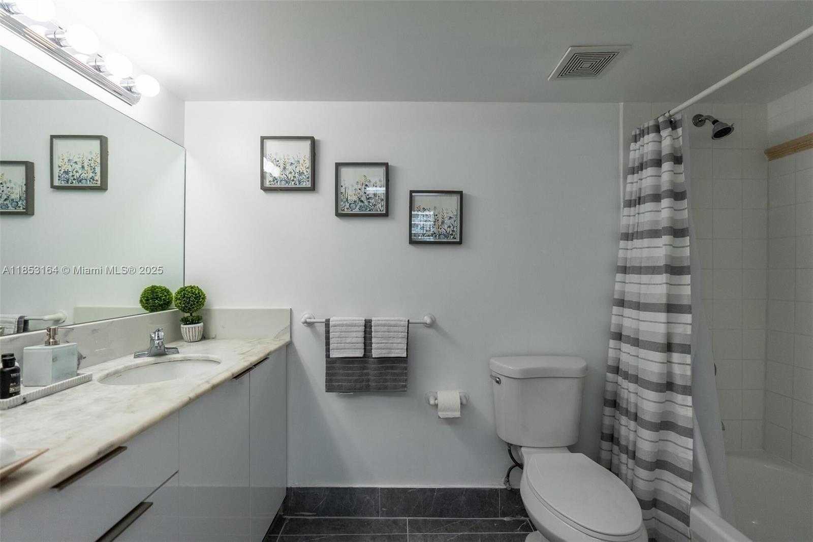 Small Image of 1200 BRICKELL BAY DR #3124, Miami Number 34