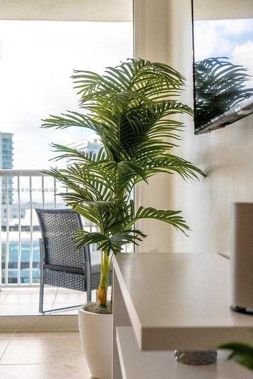 Small Image of 1200 BRICKELL BAY DR #3124, Miami Number 7