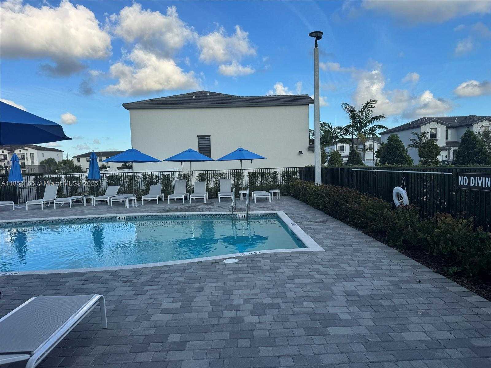Small Image of 631 NORTH WEST 204TH ST, Miami Gardens Number 47