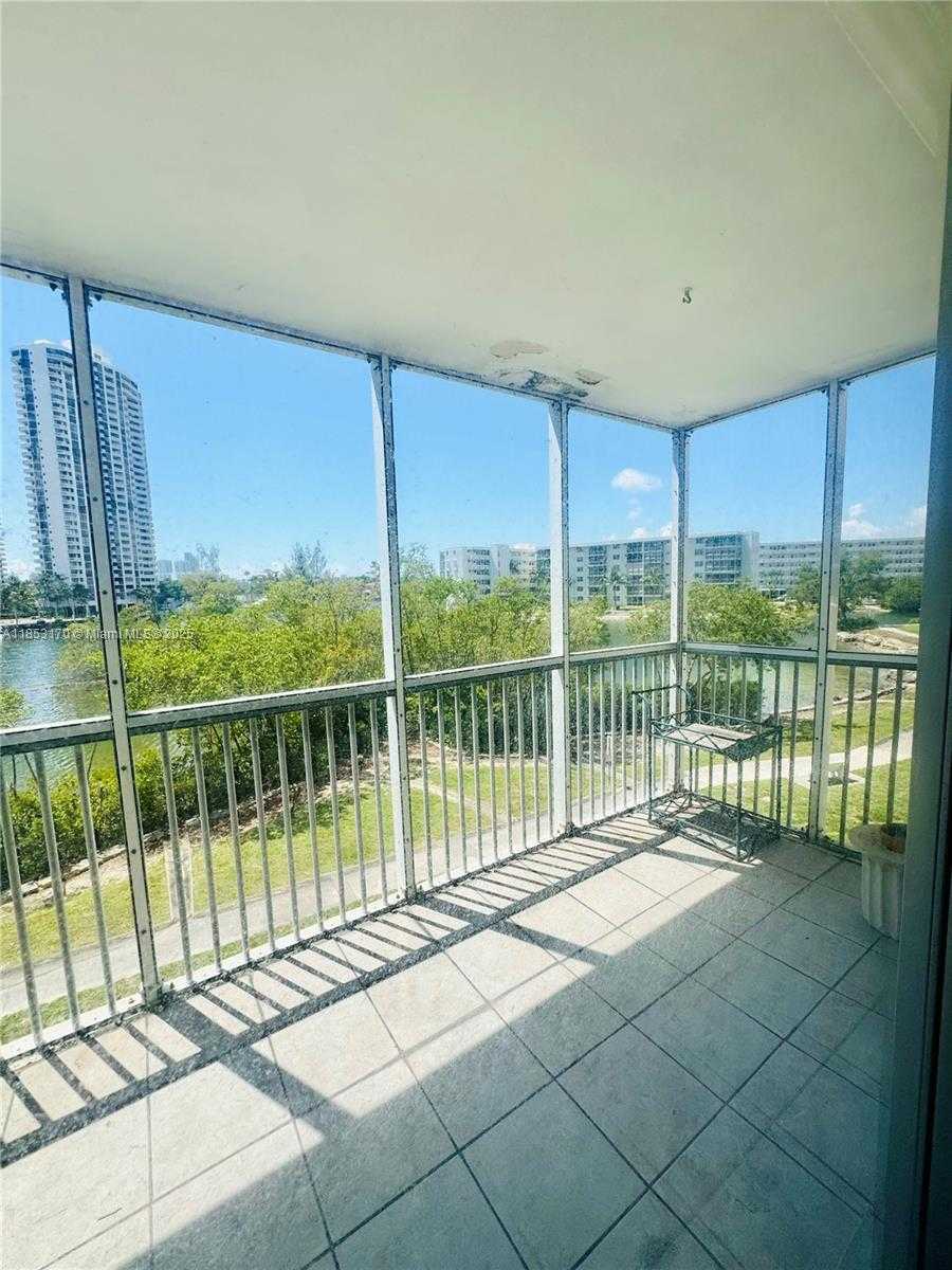 Small Image of 2980 POINT EAST DR #D310, Aventura Number 2