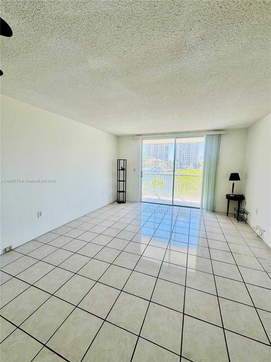 Small Image of 2980 POINT EAST DR #D310, Aventura Number 6