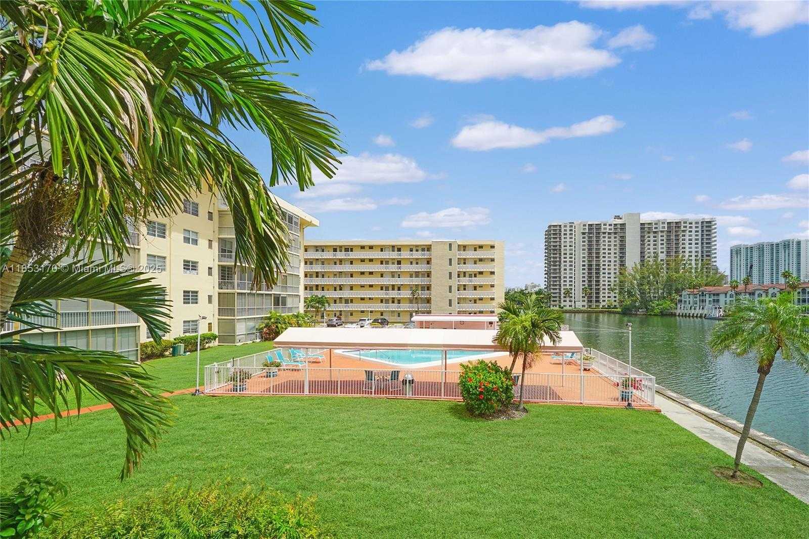 Small Image of 2980 POINT EAST DR #D310, Aventura Number 9