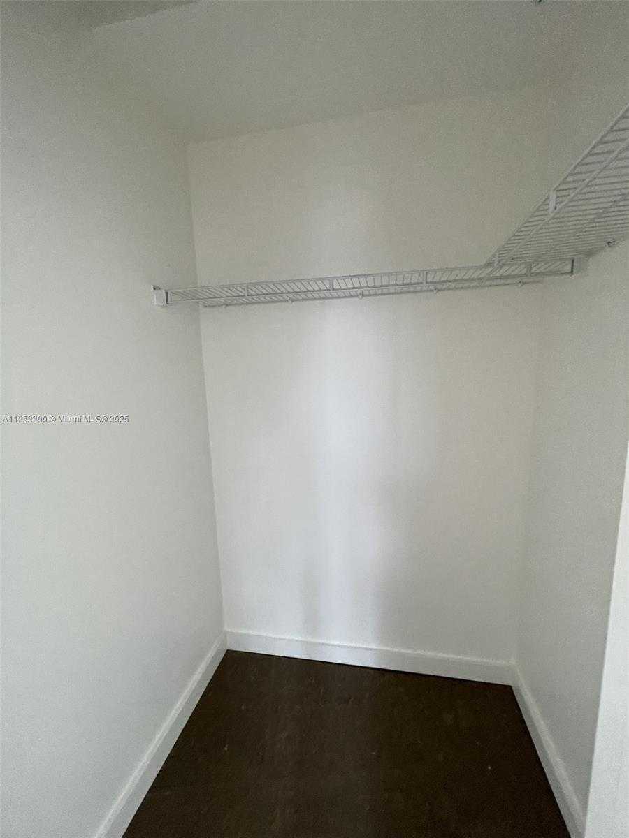 Small Image of 1900 NORTH BAYSHORE DR #2112, Miami Number 13