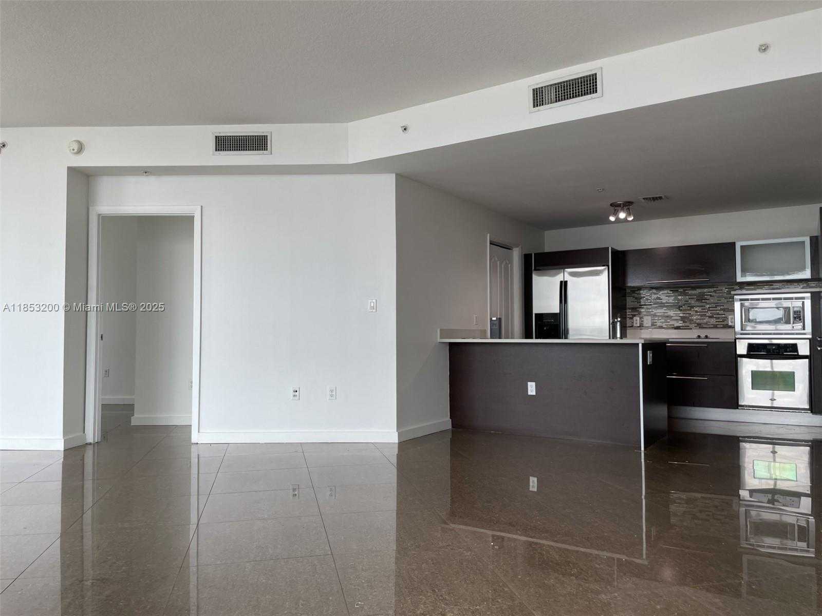 Small Image of 1900 NORTH BAYSHORE DR #2112, Miami Number 3