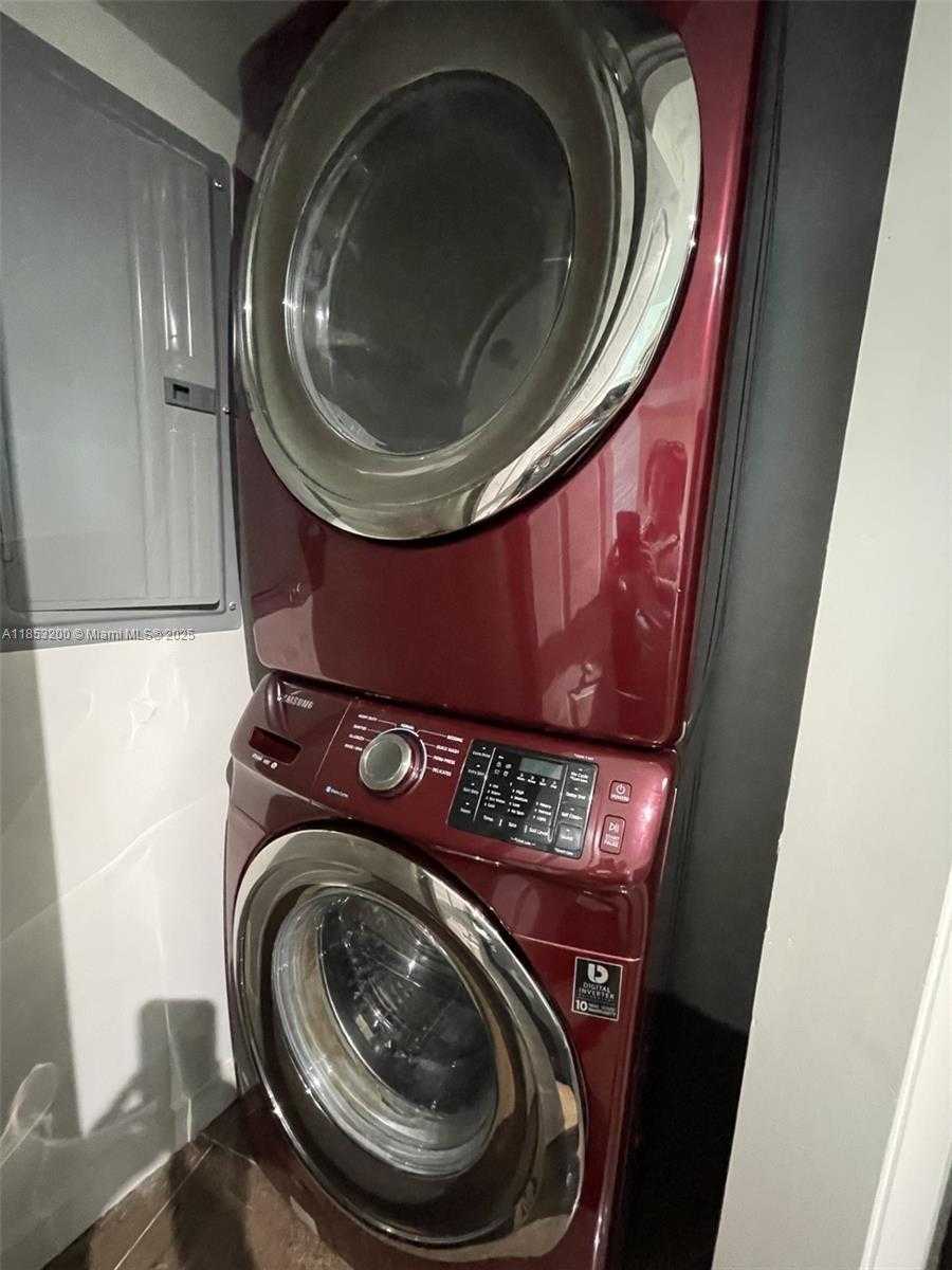 Small Image of 1900 NORTH BAYSHORE DR #2112, Miami Number 6