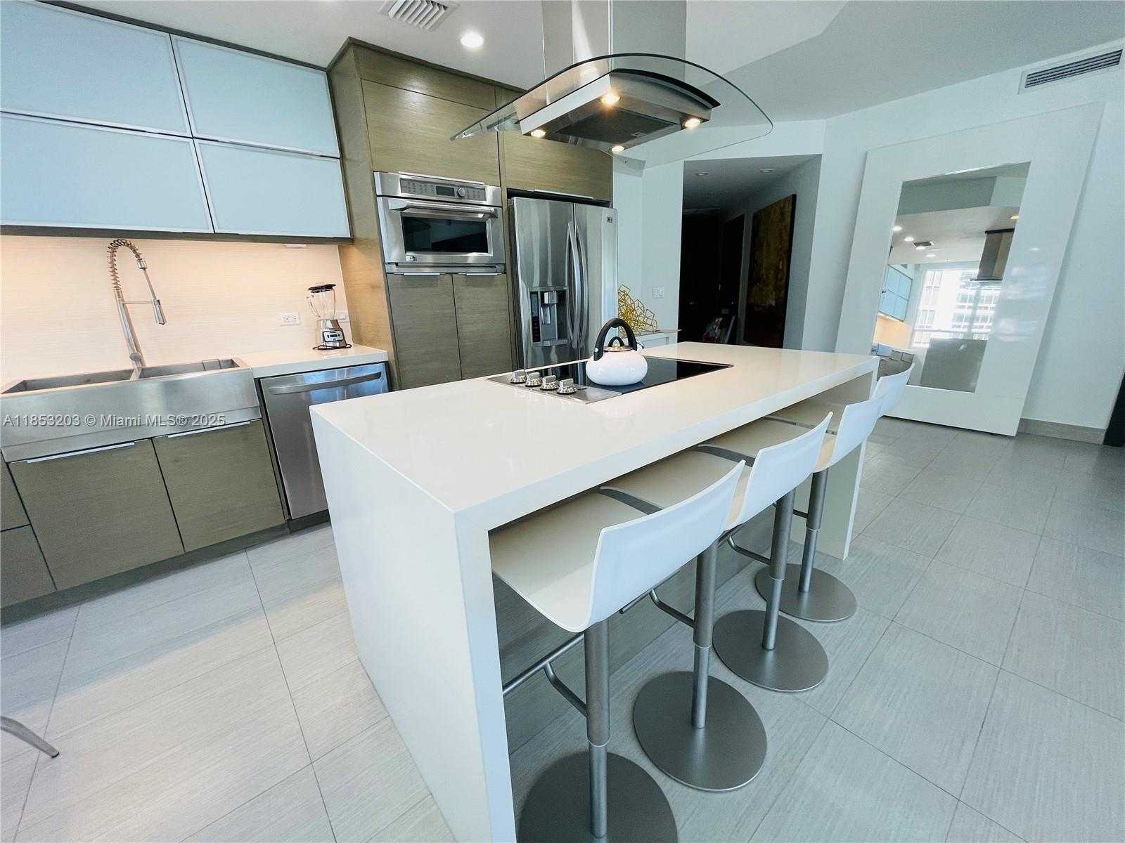 Small Image of 801 BRICKELL KEY BLVD #2402, Miami Number 3