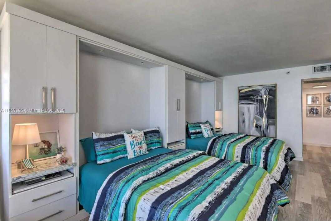 Small Image of 19201 COLLINS AVE #610, Sunny Isles Beach Number 5