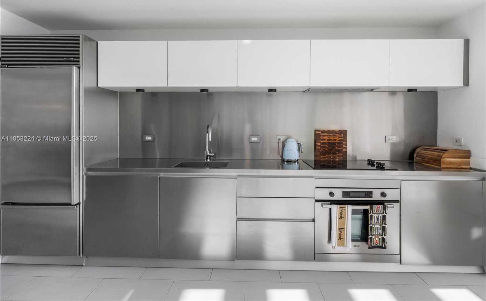 Small Image of 1040 BISCAYNE BLVD #3203, Miami Number 11