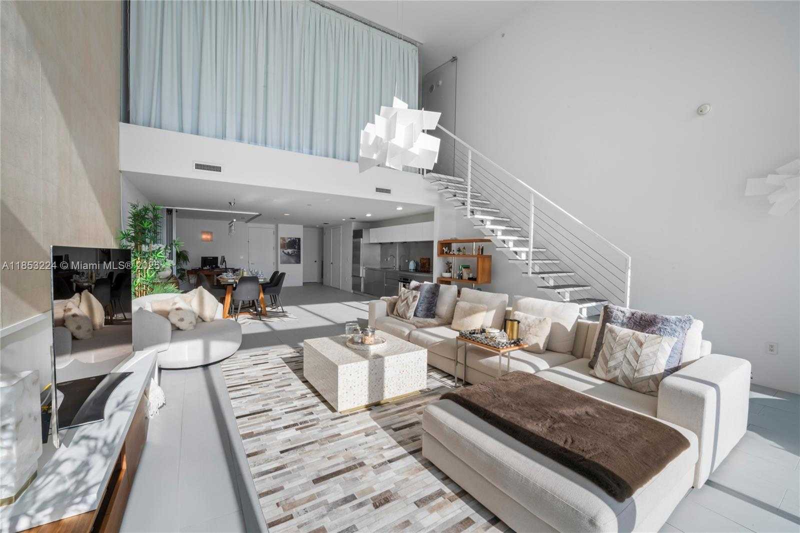 Small Image of 1040 BISCAYNE BLVD #3203, Miami Number 14