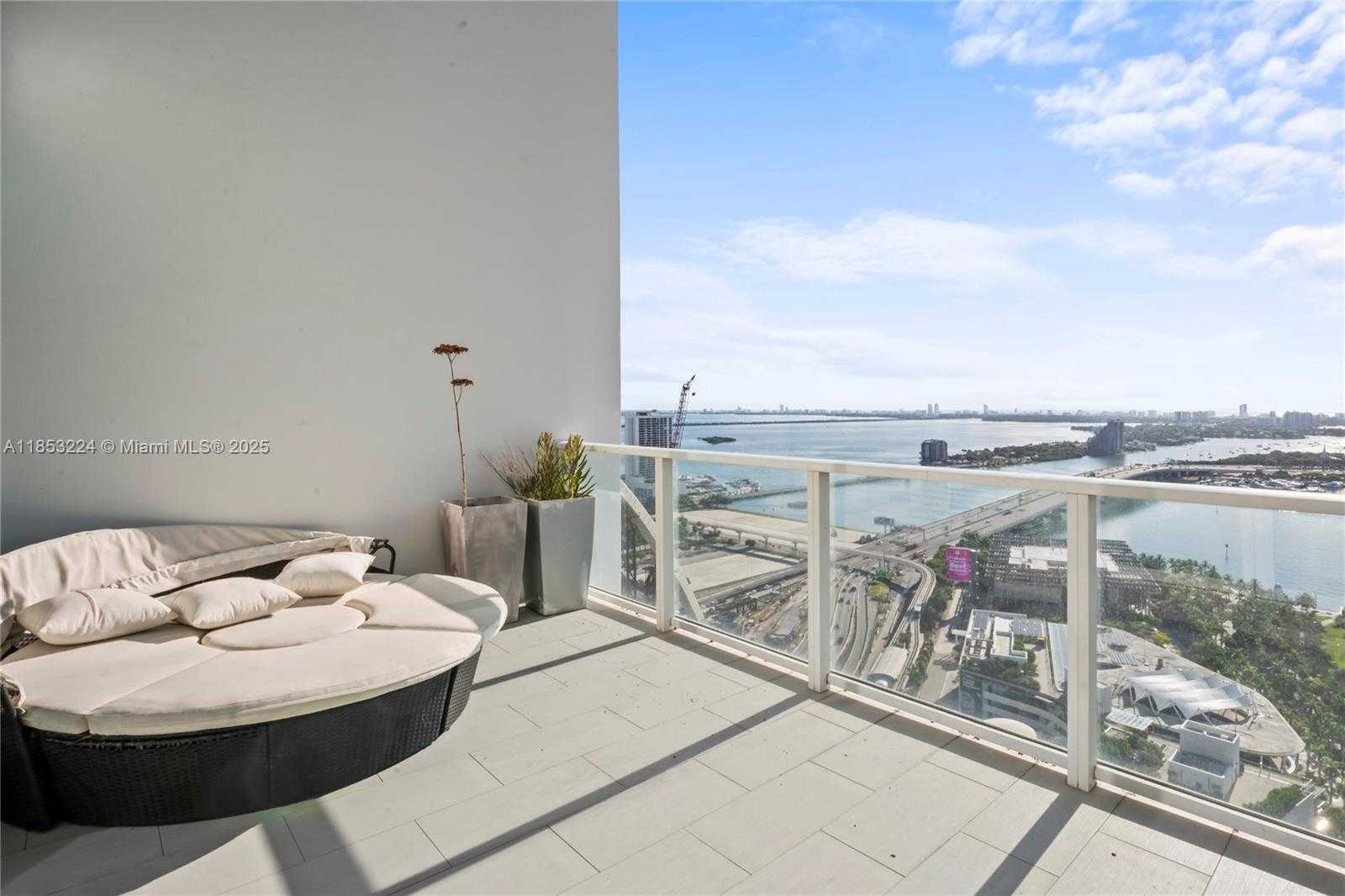 Small Image of 1040 BISCAYNE BLVD #3203, Miami Number 17