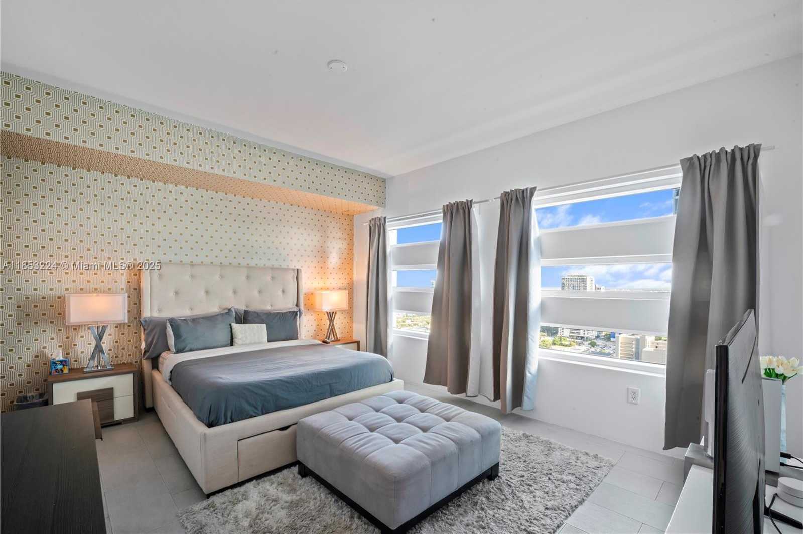 Small Image of 1040 BISCAYNE BLVD #3203, Miami Number 19