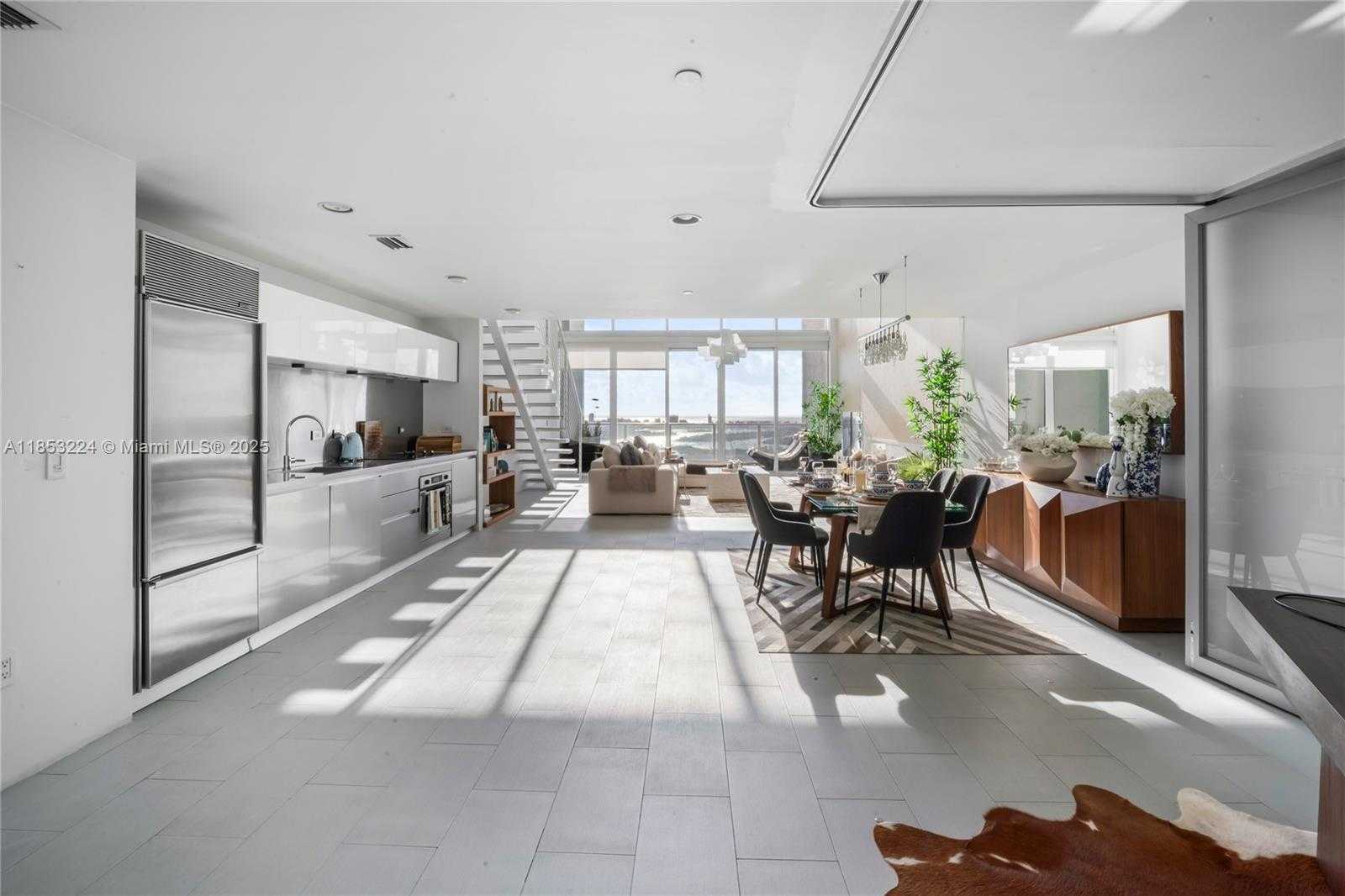 Small Image of 1040 BISCAYNE BLVD #3203, Miami Number 3