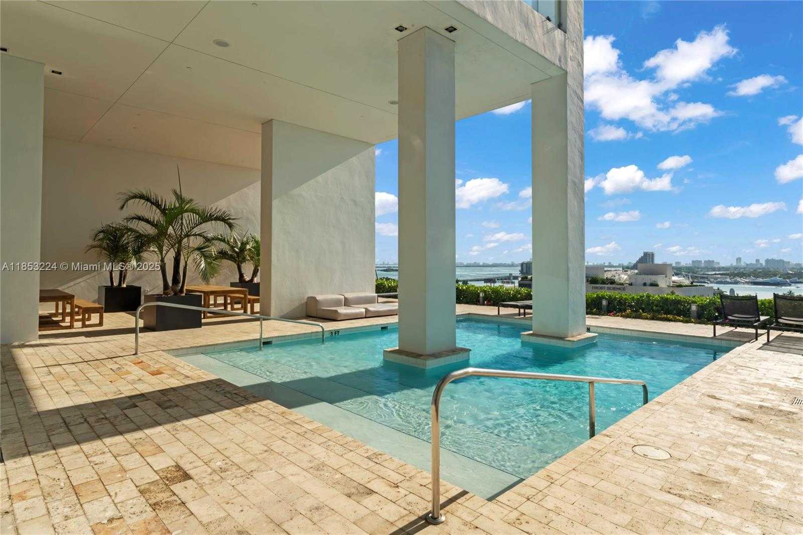 Small Image of 1040 BISCAYNE BLVD #3203, Miami Number 32