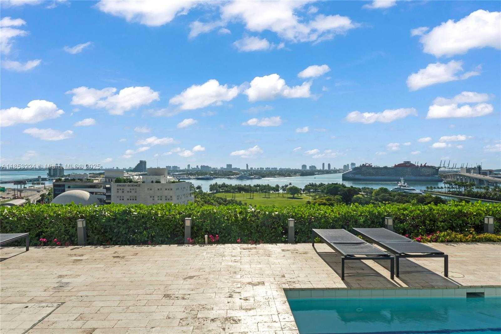Small Image of 1040 BISCAYNE BLVD #3203, Miami Number 36
