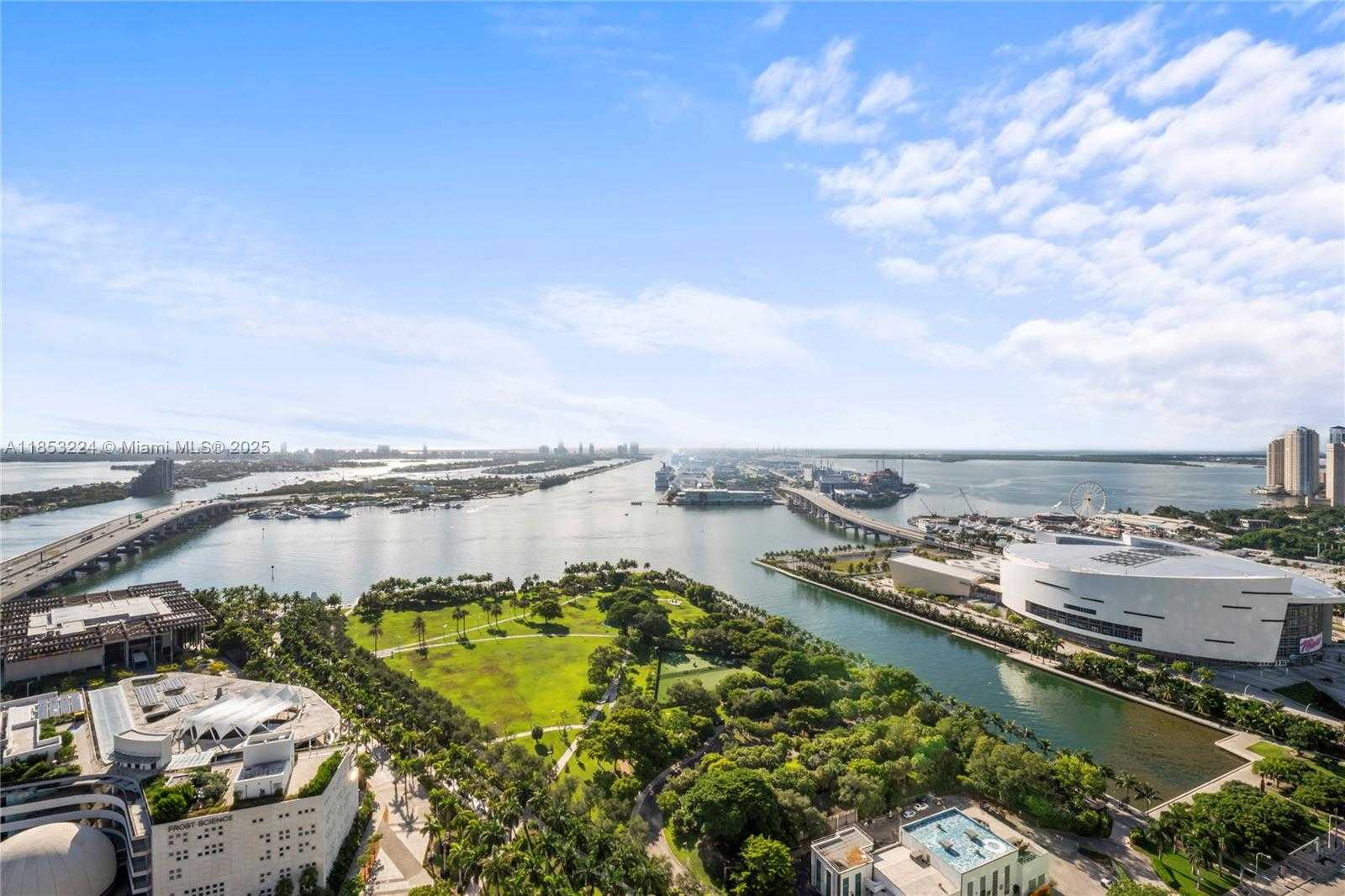 Small Image of 1040 BISCAYNE BLVD #3203, Miami Number 37