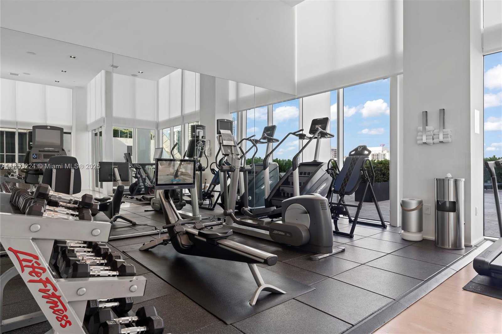Small Image of 1040 BISCAYNE BLVD #3203, Miami Number 38