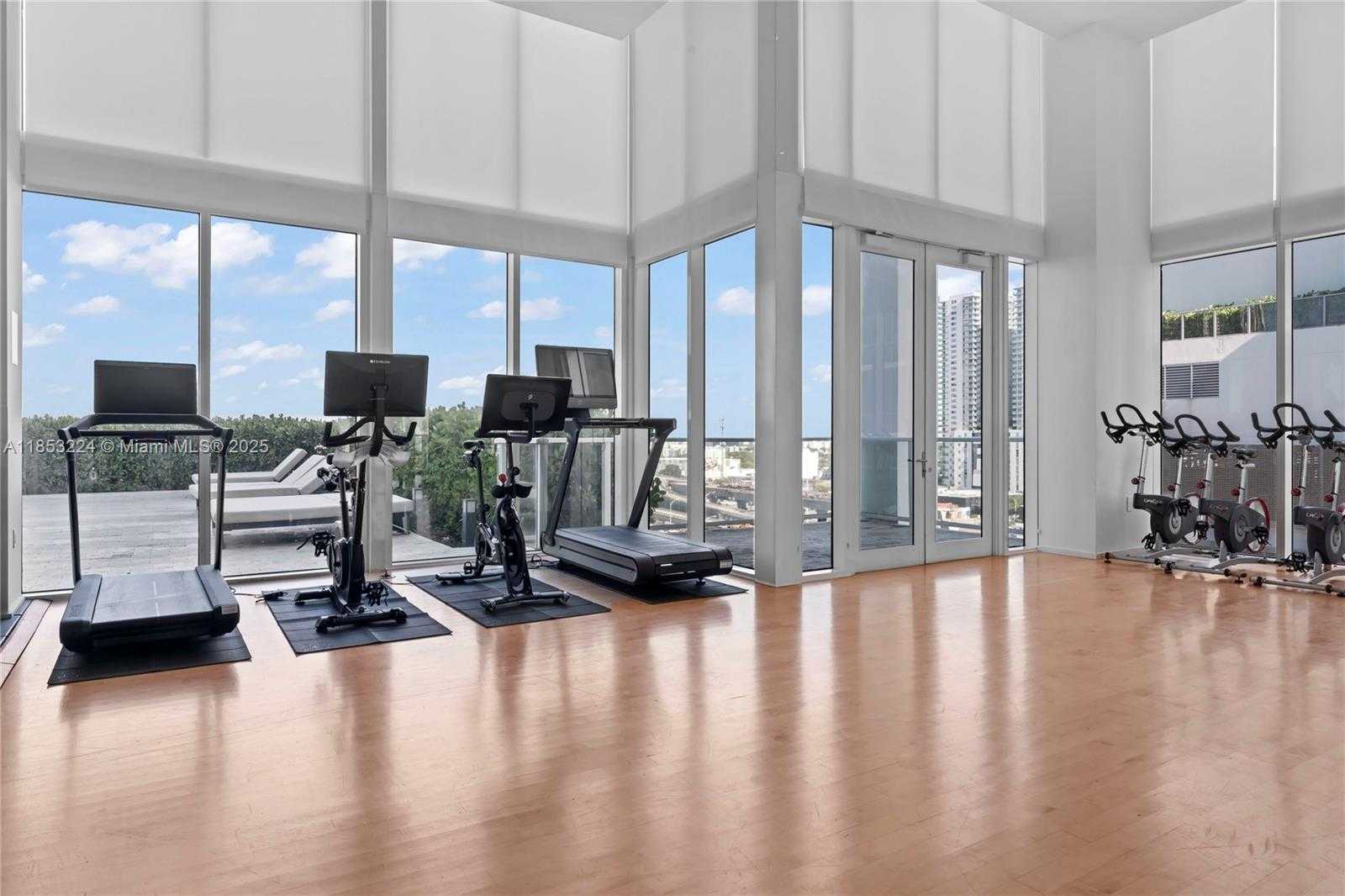 Small Image of 1040 BISCAYNE BLVD #3203, Miami Number 40