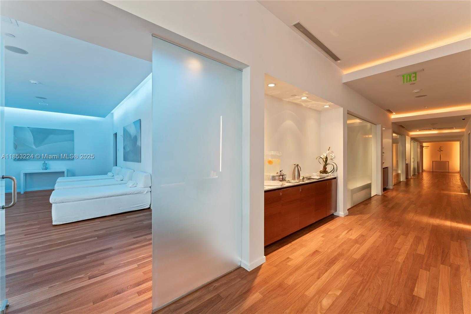Small Image of 1040 BISCAYNE BLVD #3203, Miami Number 44