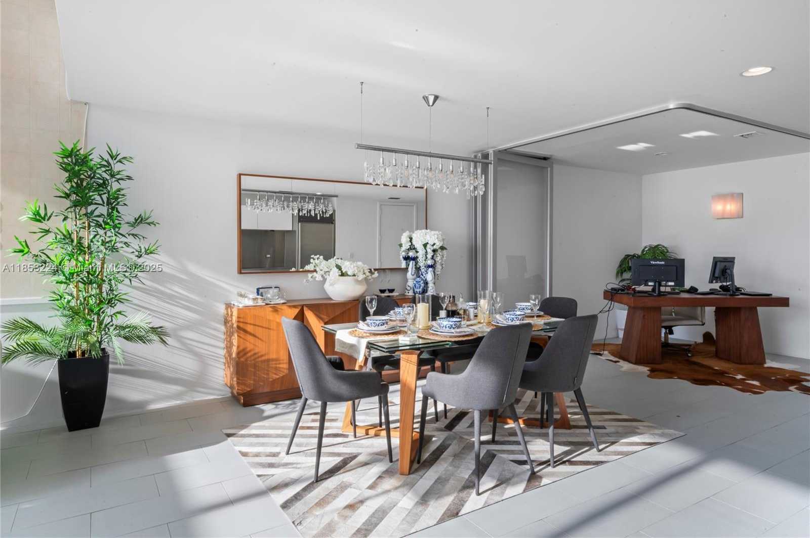 Small Image of 1040 BISCAYNE BLVD #3203, Miami Number 7