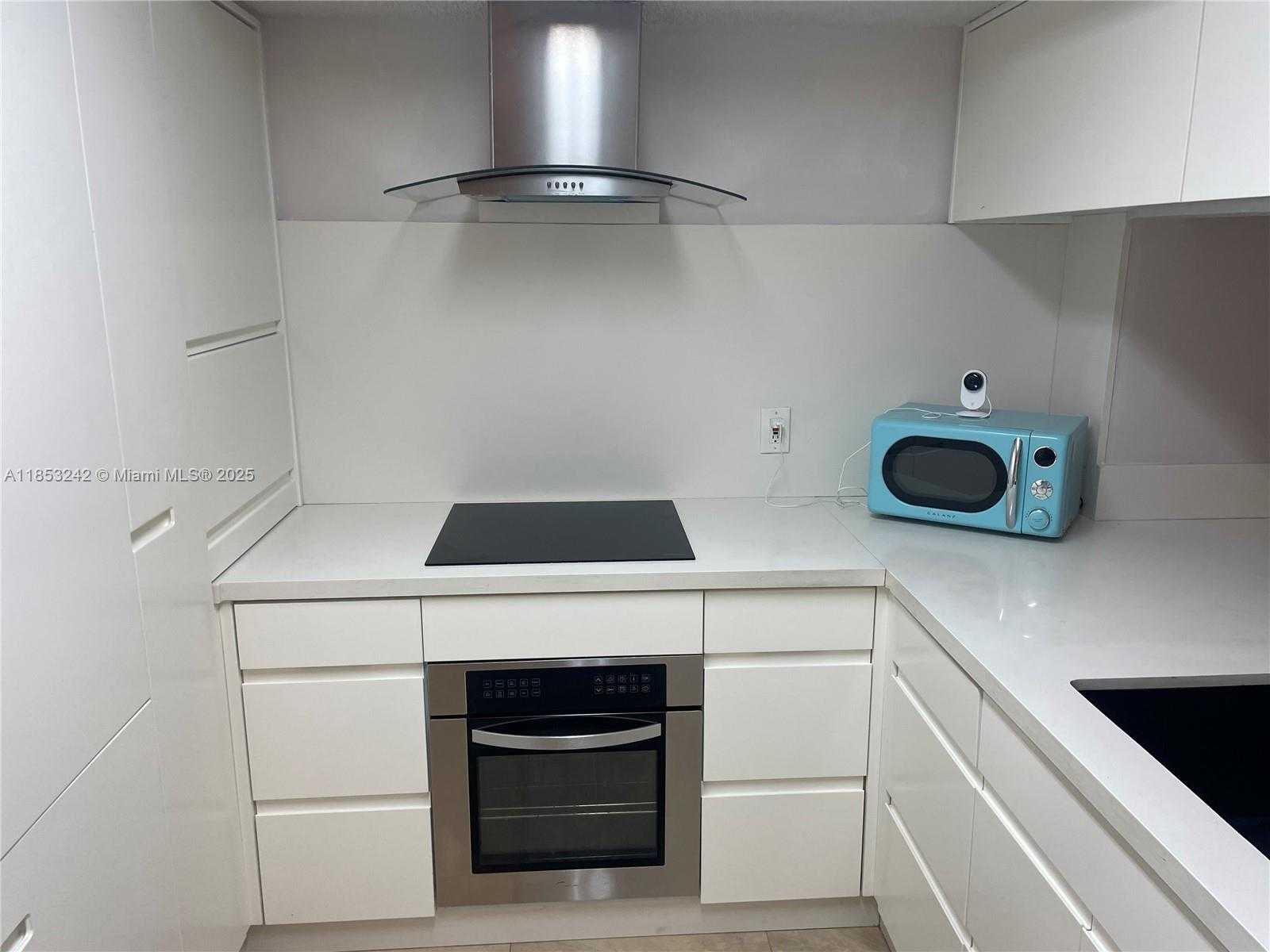 Small Image of 430 SOUTH PARK RD #3-102, Hollywood Number 3