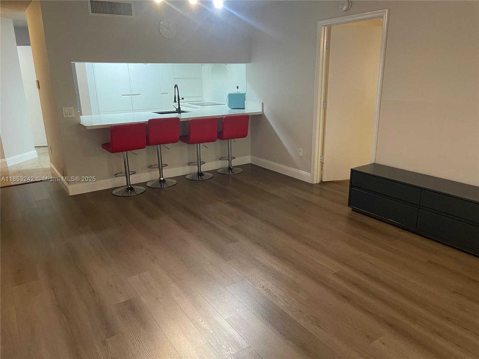 Small Image of 430 SOUTH PARK RD #3-102, Hollywood Number 7