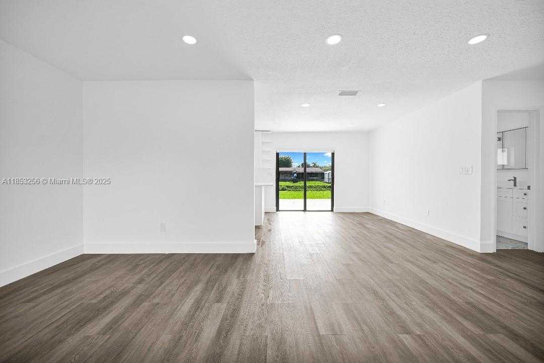 Small Image of 18001 SOUTH WEST 91ST AVE, Palmetto Bay Number 15