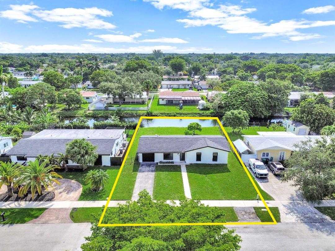 Small Image of 18001 SOUTH WEST 91ST AVE, Palmetto Bay Number 20