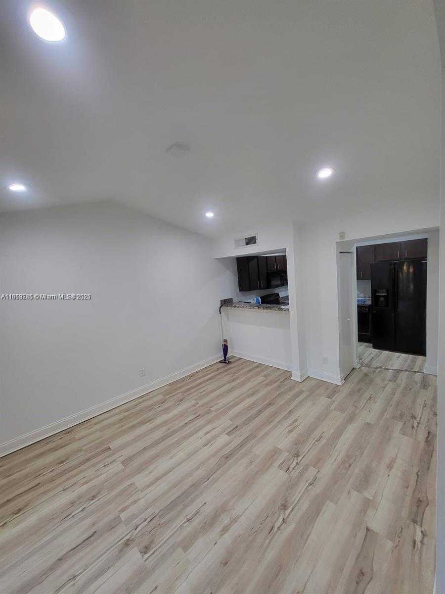 Small Image of 15290 SOUTH WEST 106TH LN #315, Miami Number 4