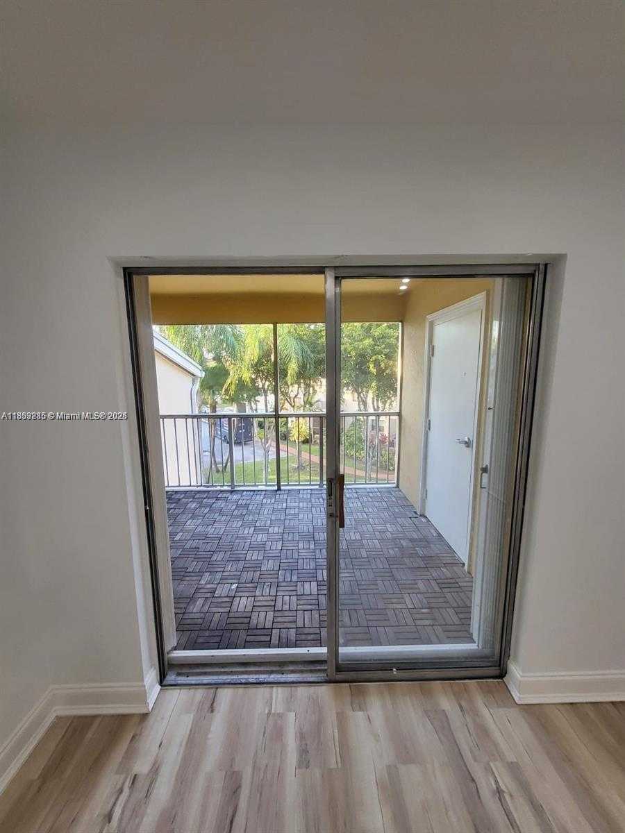 Small Image of 15290 SOUTH WEST 106TH LN #315, Miami Number 5
