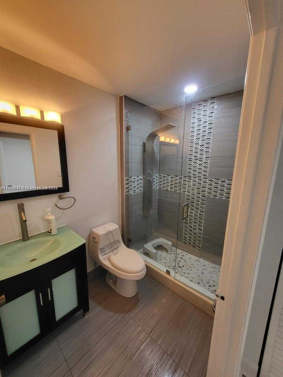 Small Image of 15290 SOUTH WEST 106TH LN #315, Miami Number 7