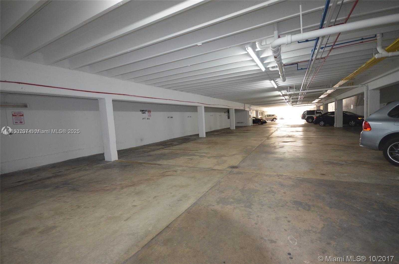 Small Image of 524 WASHINGTON AVE #310, Miami Beach Number 5