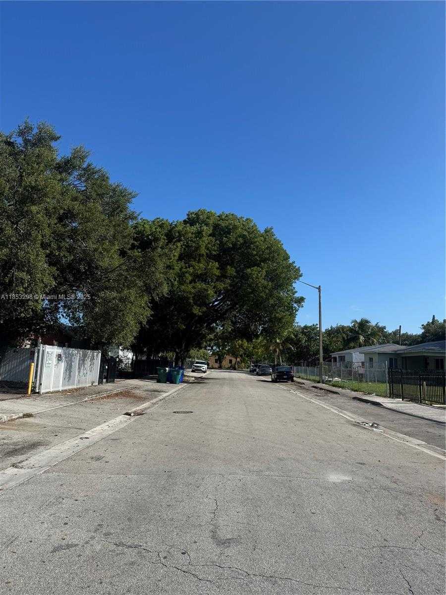 Small Image of 6800 NORTH WEST 2 CT, Miami Number 4