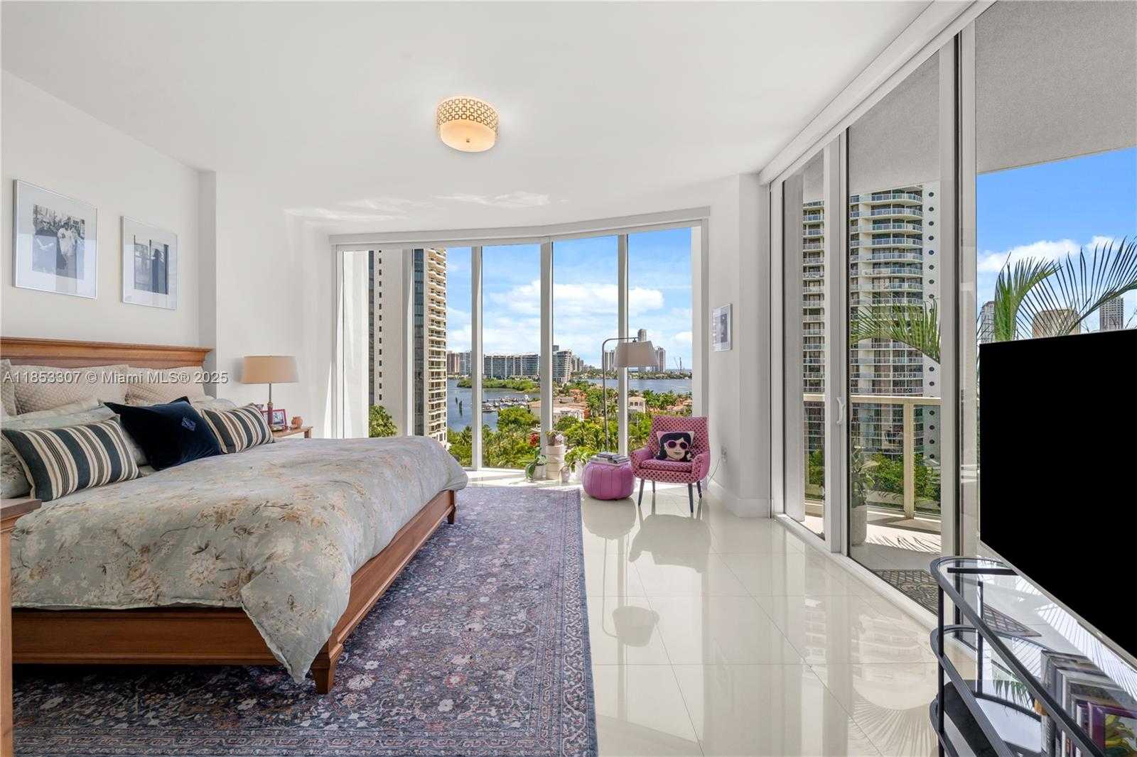 Small Image of 4100 ISLAND BLVD #902, Aventura Number 11