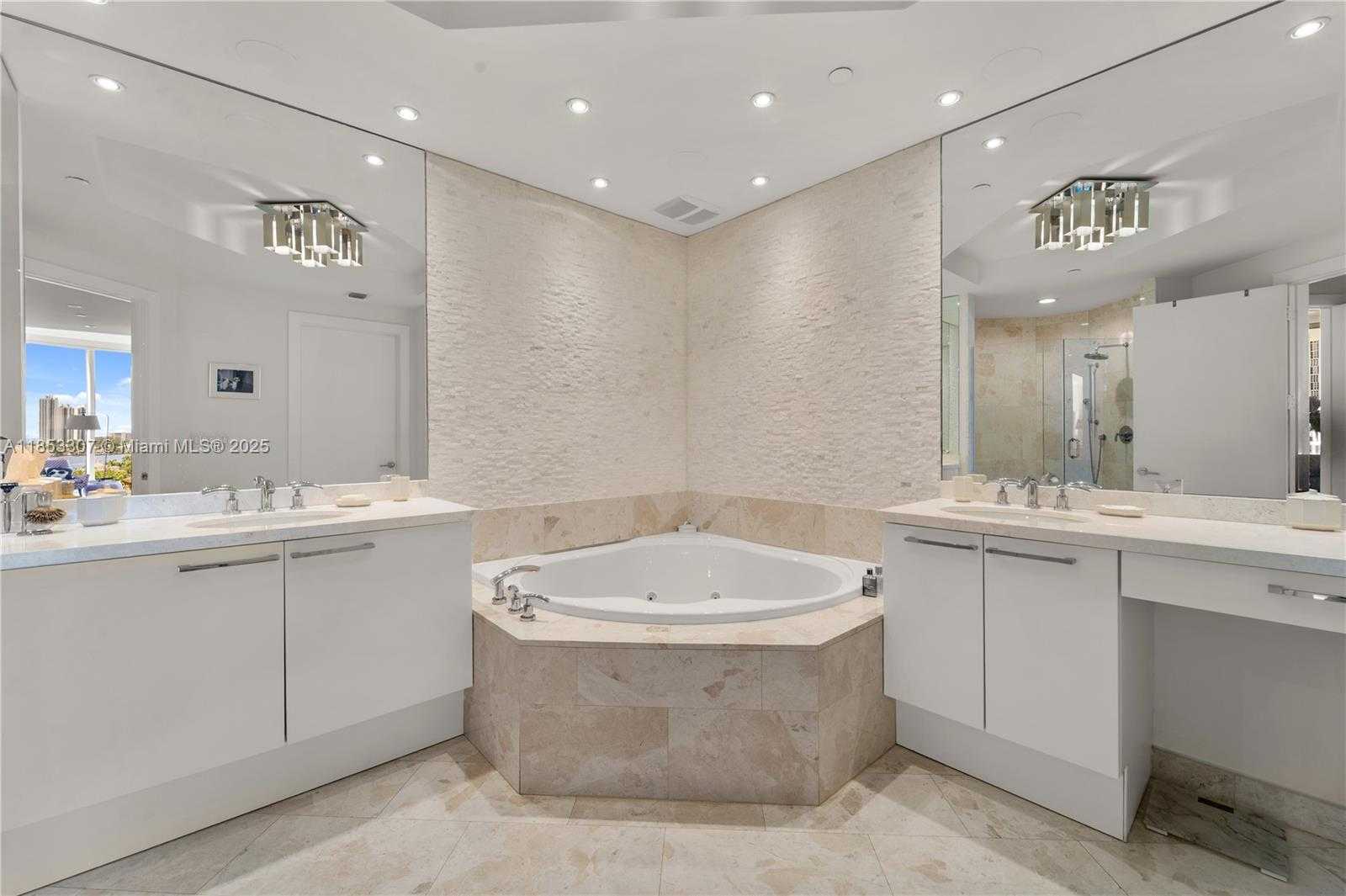 Small Image of 4100 ISLAND BLVD #902, Aventura Number 15