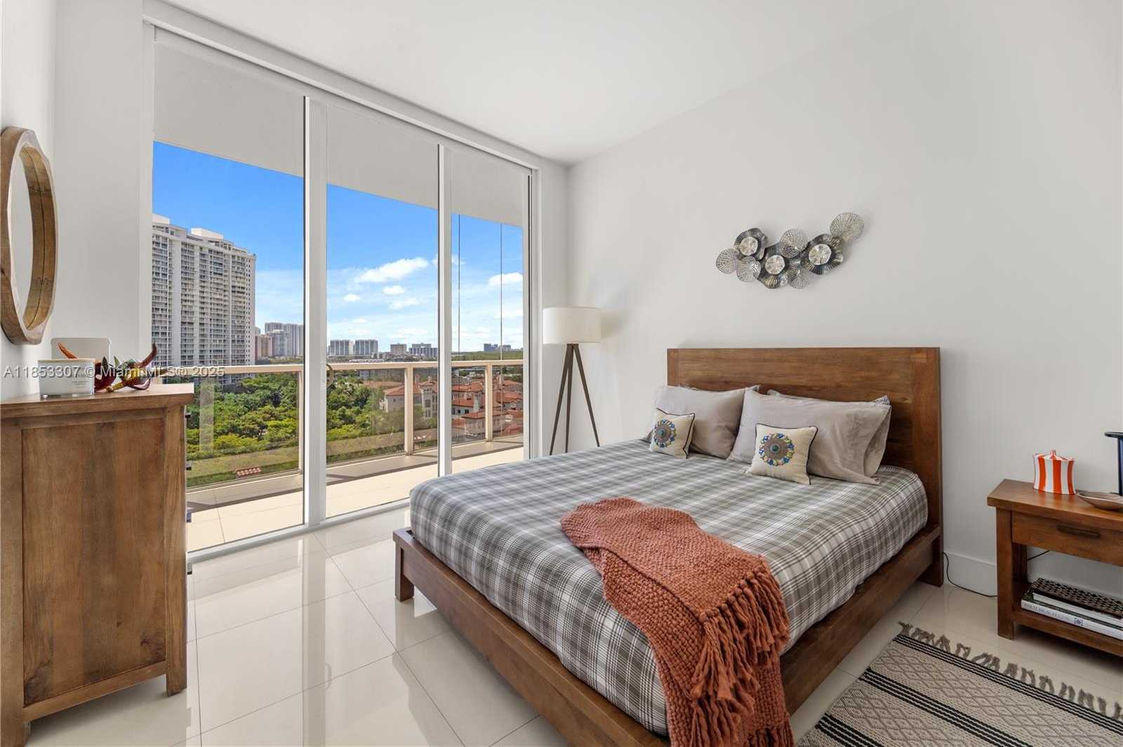 Small Image of 4100 ISLAND BLVD #902, Aventura Number 17