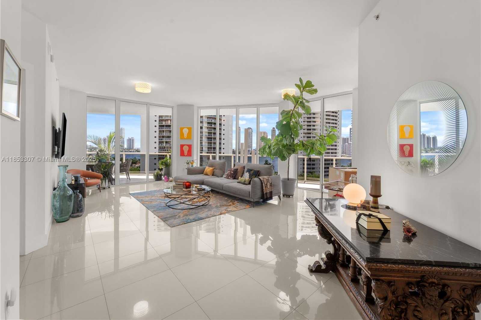 Small Image of 4100 ISLAND BLVD #902, Aventura Number 2
