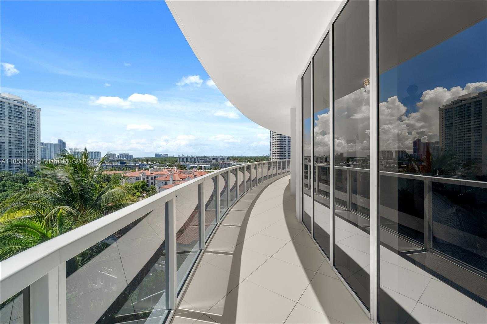 Small Image of 4100 ISLAND BLVD #902, Aventura Number 25