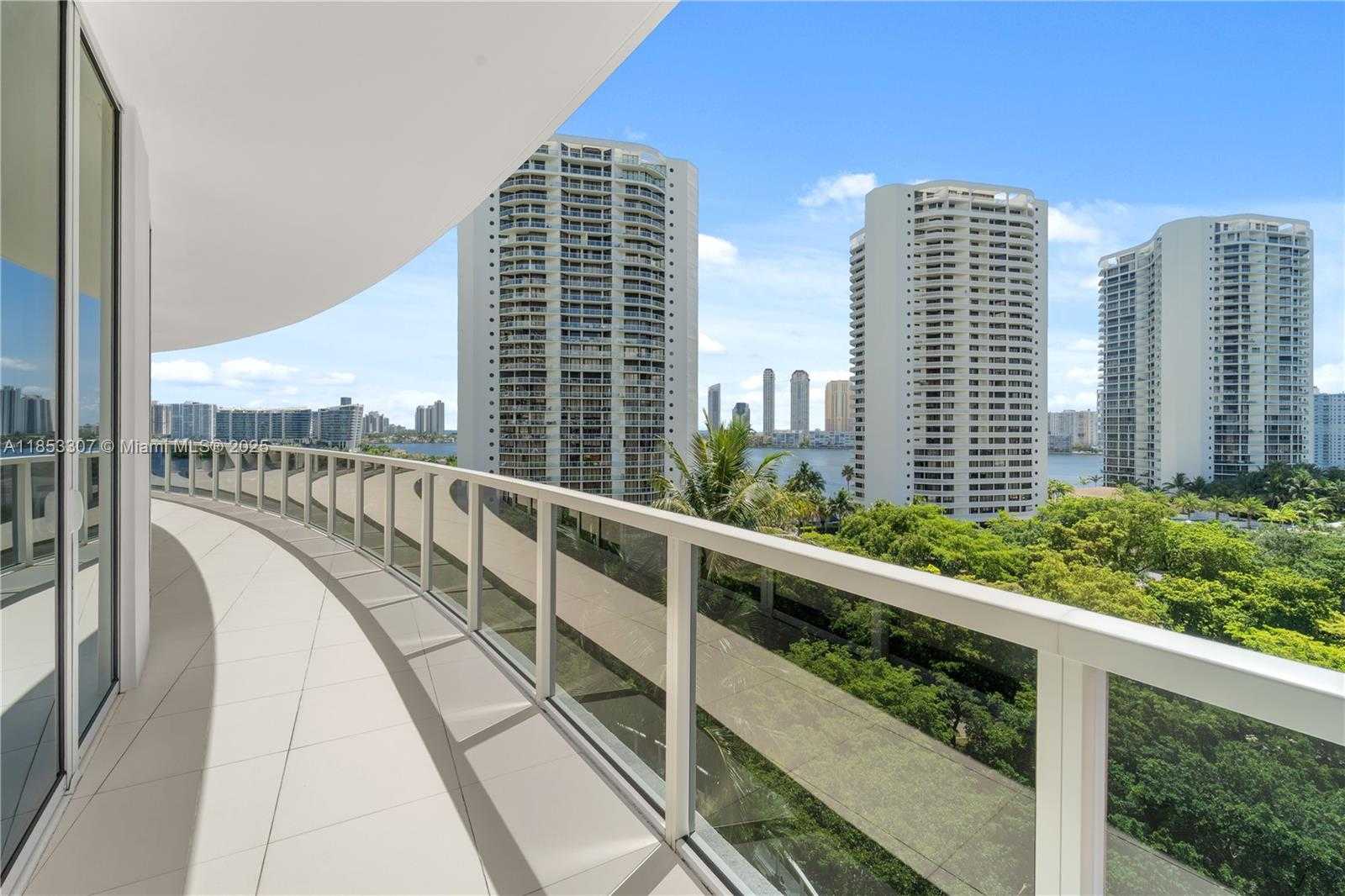 Small Image of 4100 ISLAND BLVD #902, Aventura Number 26