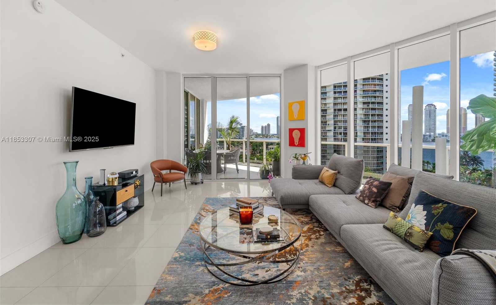 Small Image of 4100 ISLAND BLVD #902, Aventura Number 3