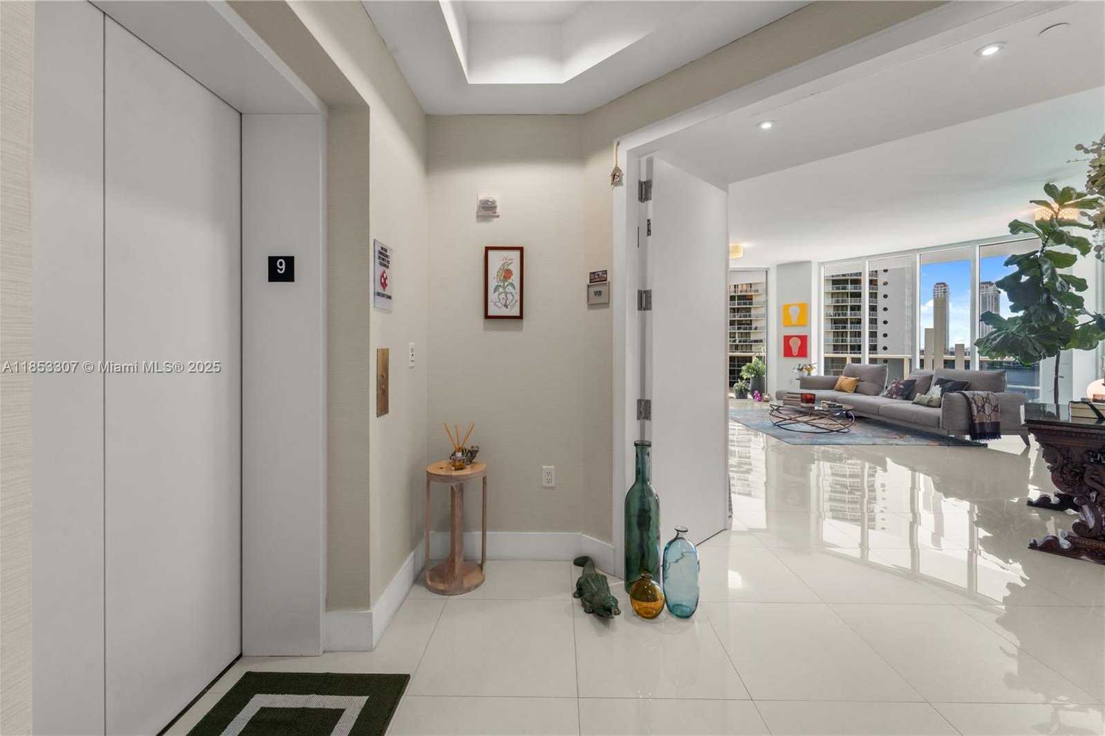 Small Image of 4100 ISLAND BLVD #902, Aventura Number 5
