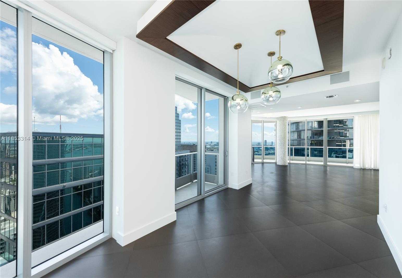 Small Image of 200 BISCAYNE BOULEVARD WAY #5101, Miami Number 10