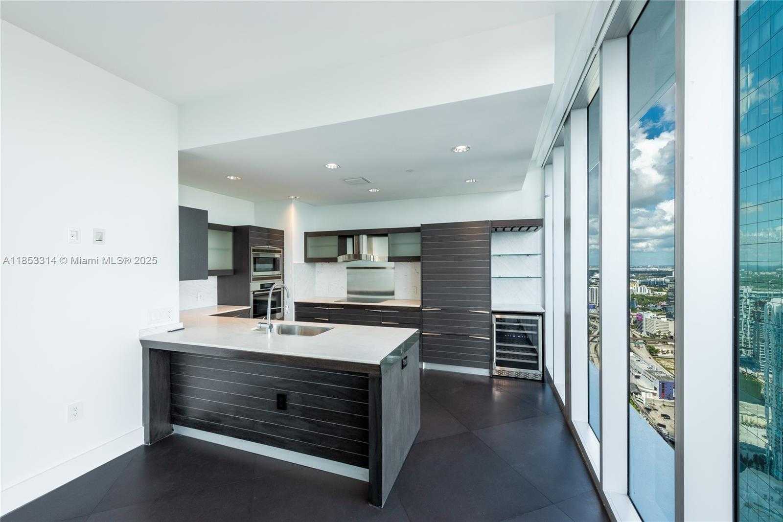 Small Image of 200 BISCAYNE BOULEVARD WAY #5101, Miami Number 11